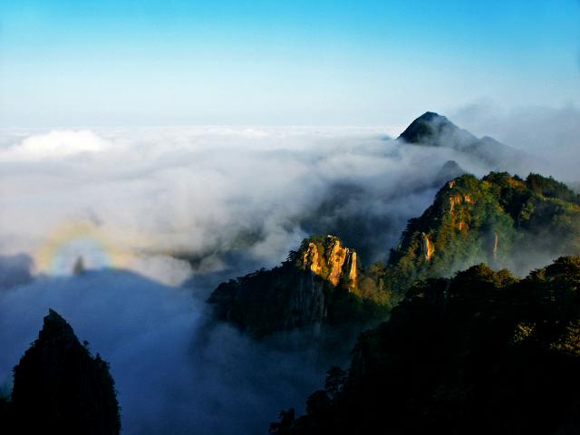 云霧羊獅慕